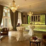 Landgoed Huize Bergen Den Bosch - Otel 4*