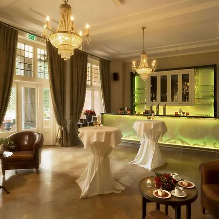 Landgoed Huize Bergen Den Bosch - Hotel 4*