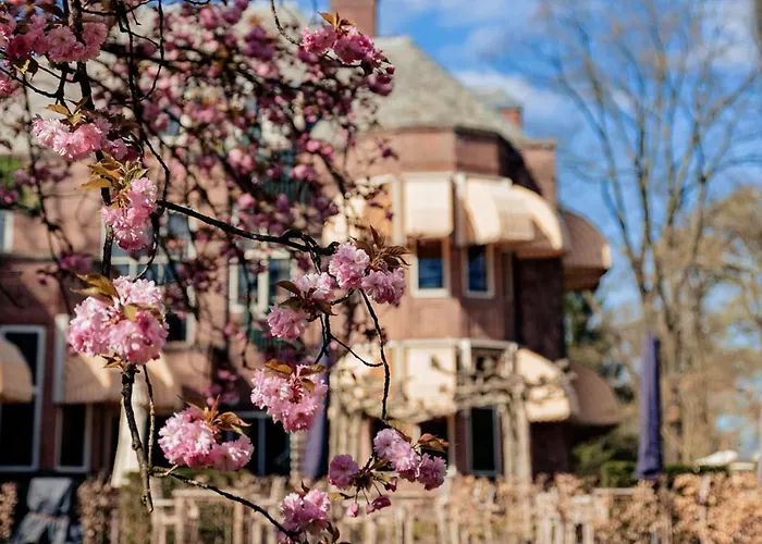 Landgoed Huize Bergen Den Bosch - فندق