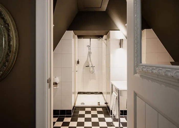 Hotel Landgoed Huize Bergen Den Bosch - 4*