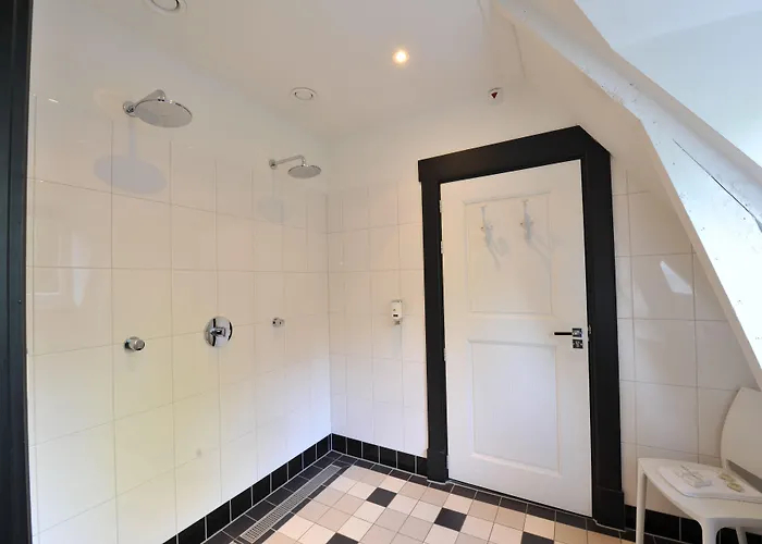 Hotel Landgoed Huize Bergen Den Bosch - 4*