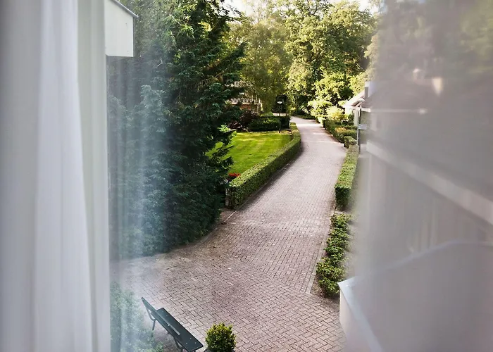 Hotel Landgoed Huize Bergen Den Bosch - 4*